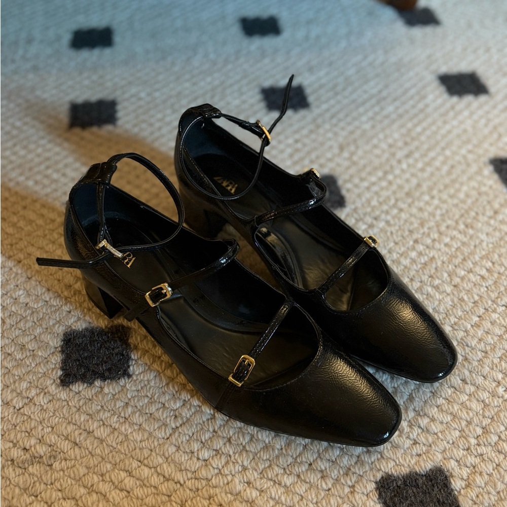 Zara Gloss Black Mary Jane - 38